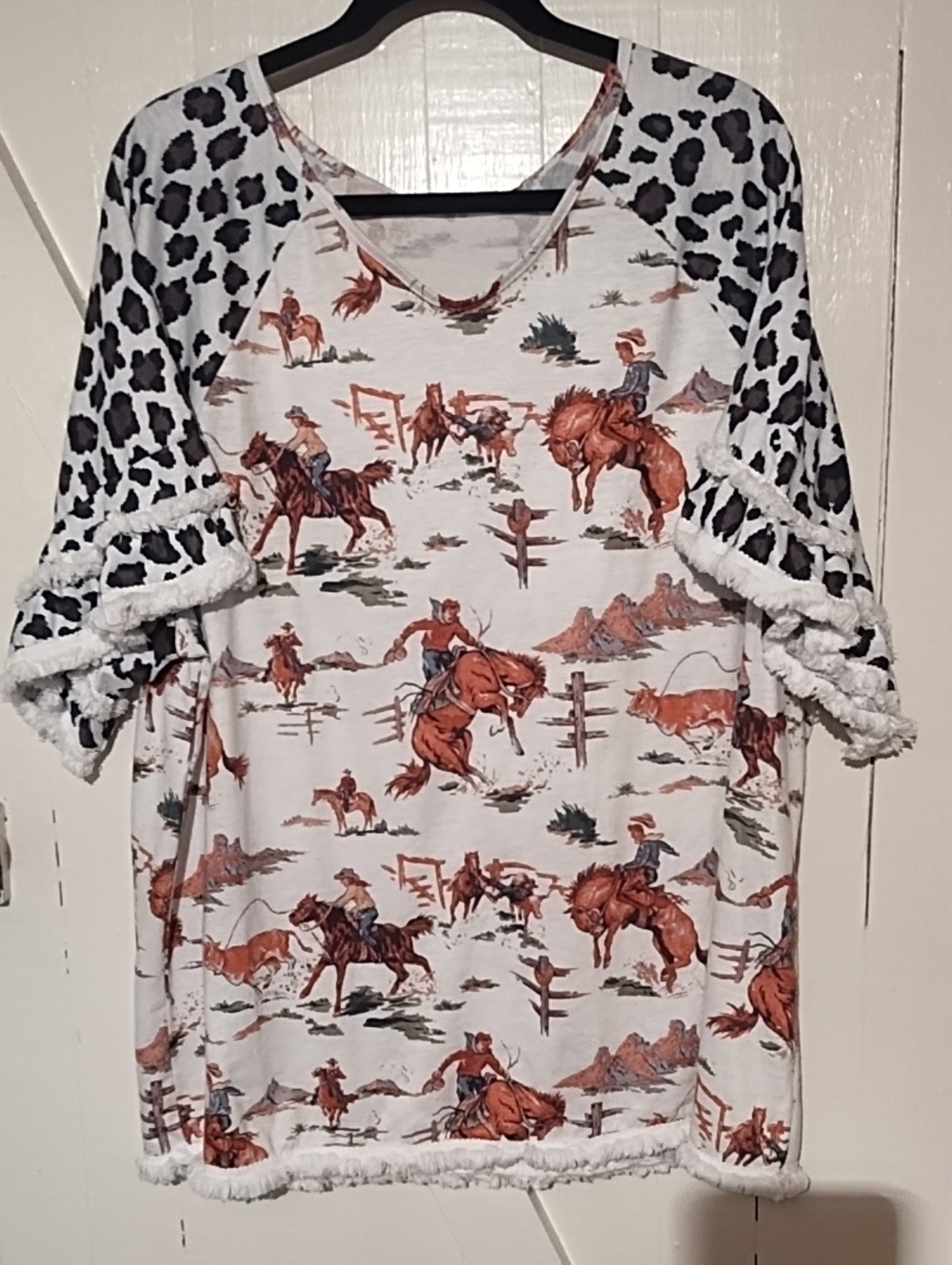 Quirky Cowboy Print Top with Leopard Sleeve Accents - White & Brown VGC 2XL.